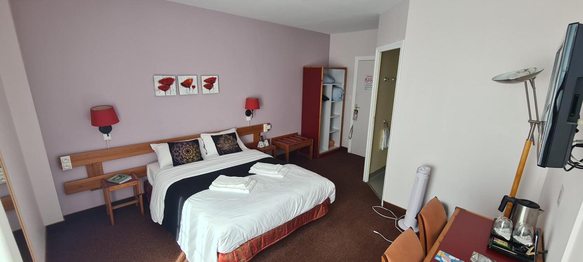 Le 120 - Groupe Logis Hotels - Ex Auberge La Terrasse La Chataigneraie  Bagian luar foto